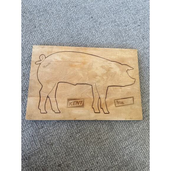Vintage  KENT “Arnold the Pig” Tylan Wood Cutting Board 15x10 - Picture 1 of 5
